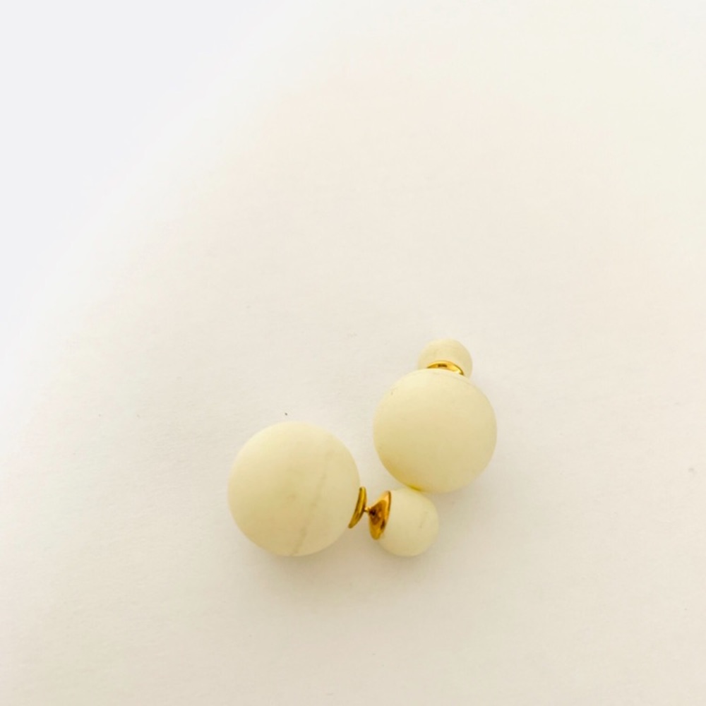 Sphere studs ✨✨✨ - Picture 2 of 4